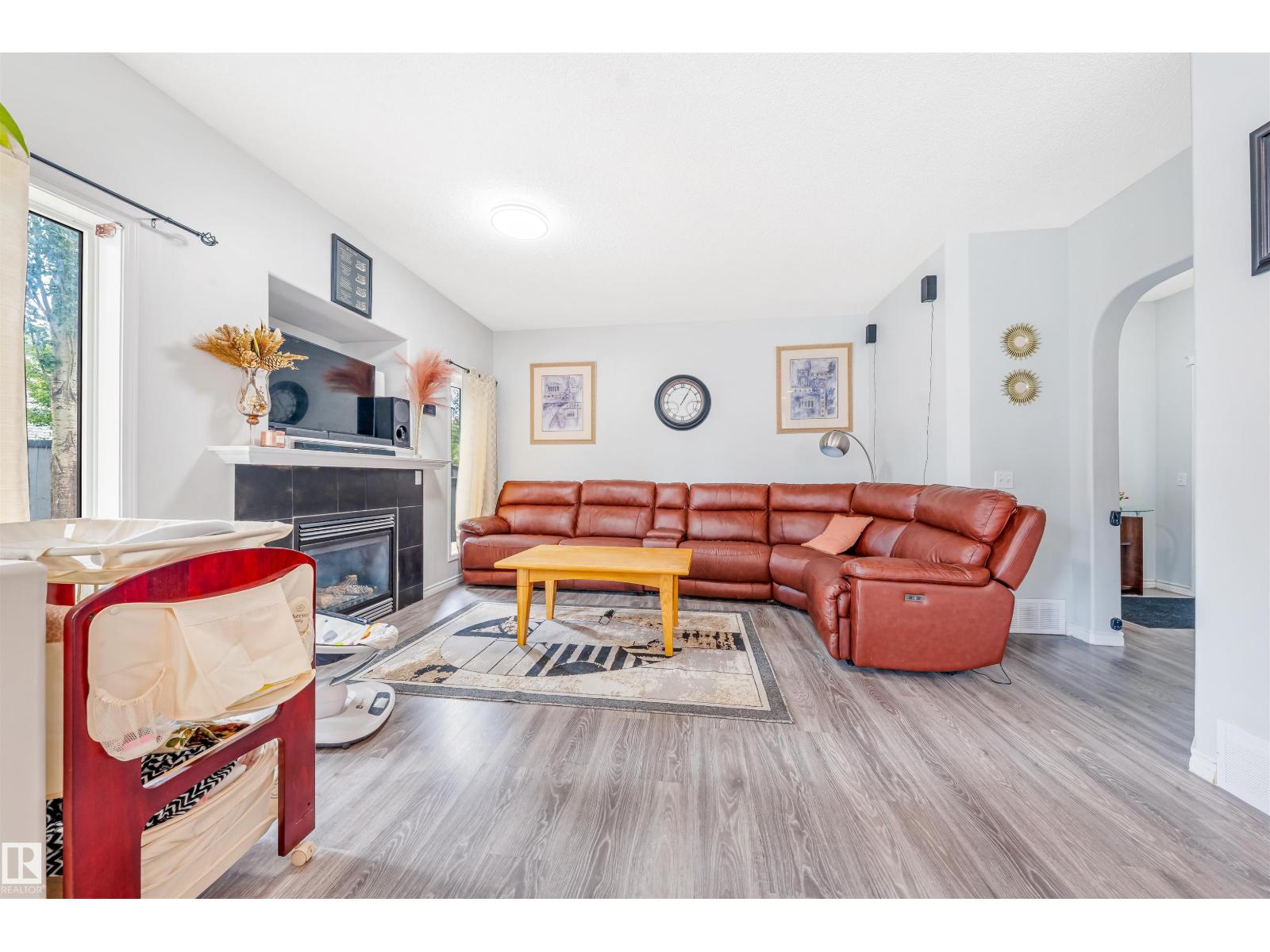 37 BIRCHMONT CR - 13