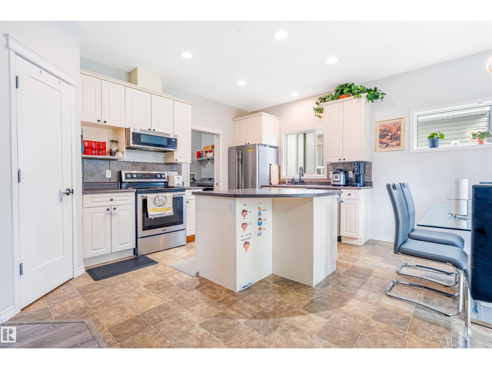 37 BIRCHMONT CR - Image 16