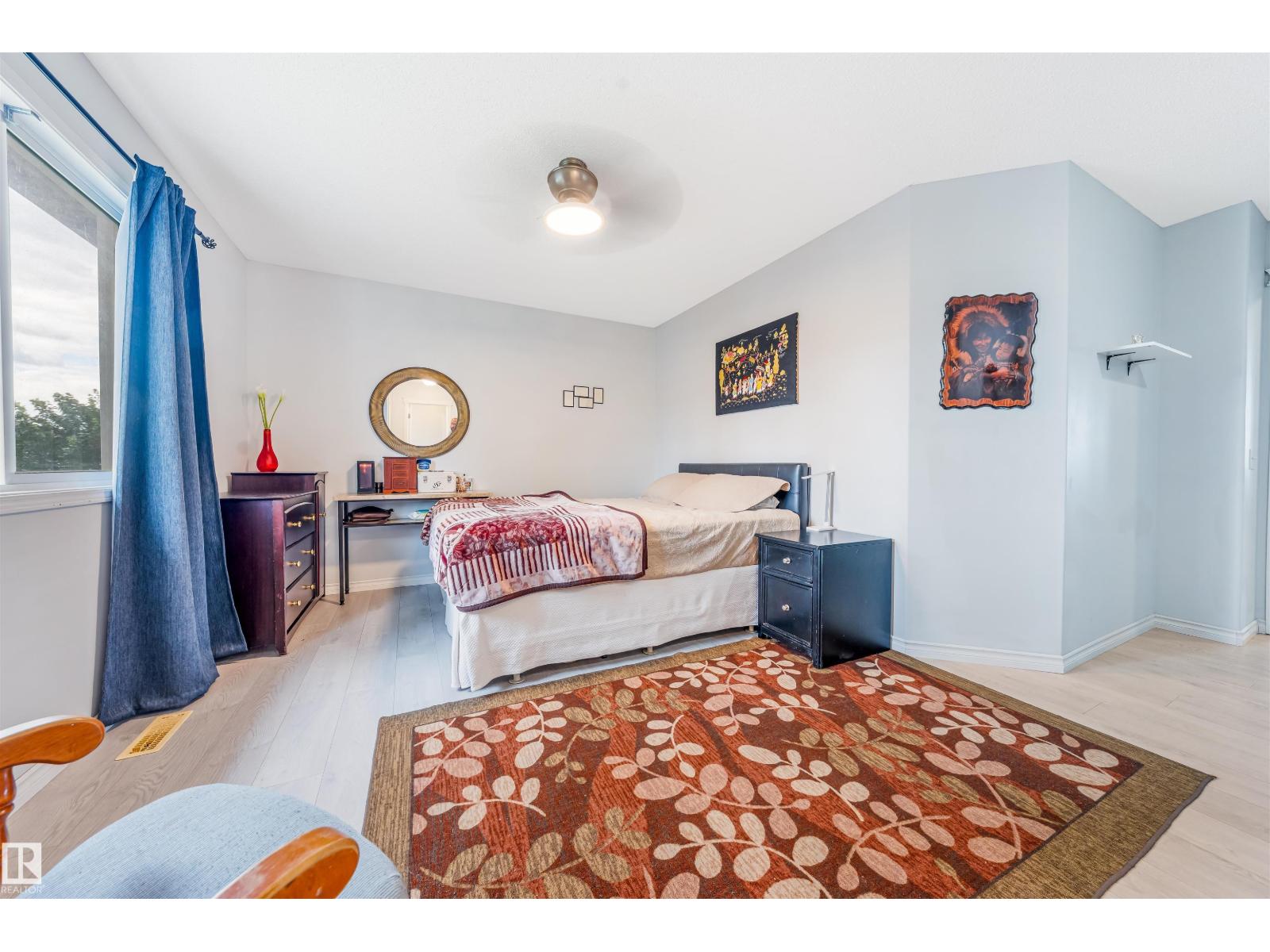 37 BIRCHMONT CR - 28