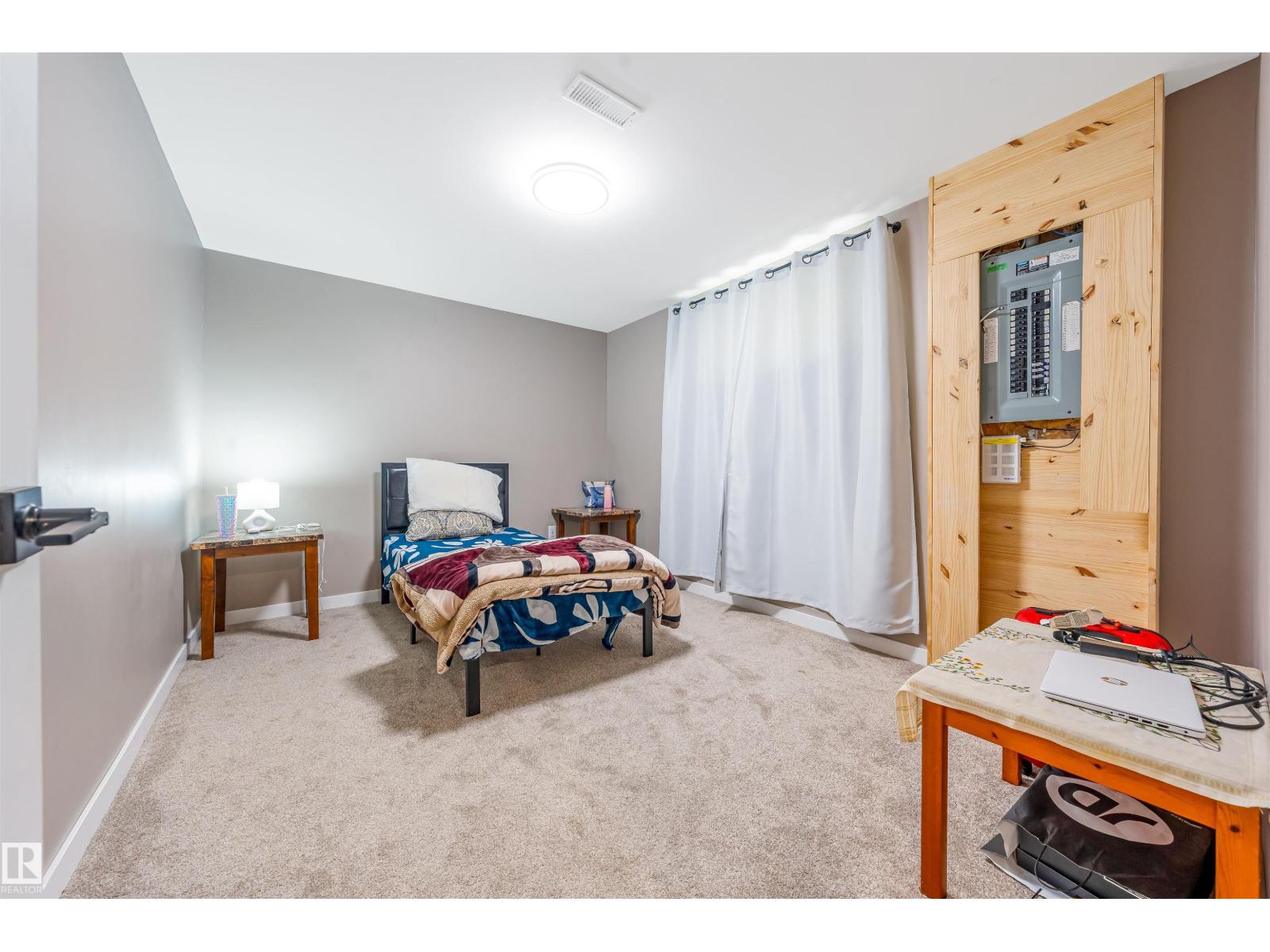 37 BIRCHMONT CR - 4
