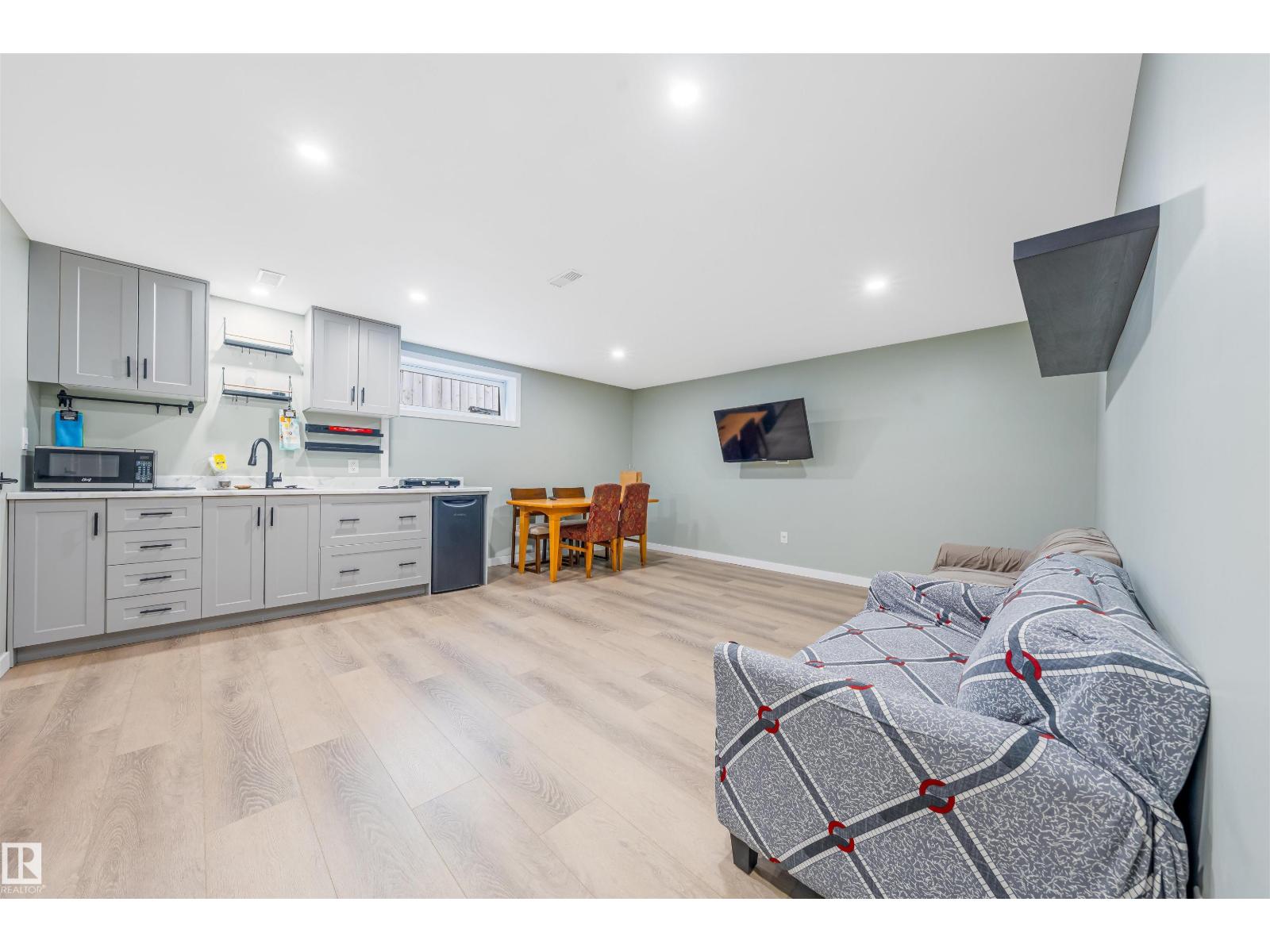 37 BIRCHMONT CR - Image 9