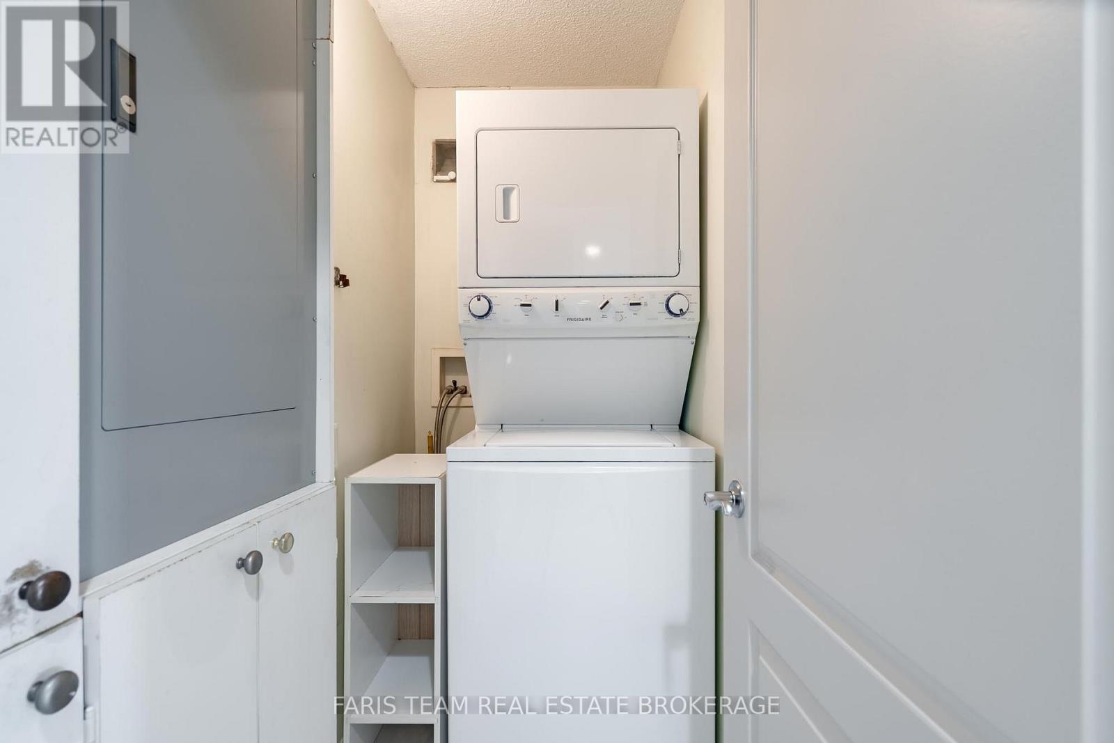 #82 74 ROSS STREET - 22