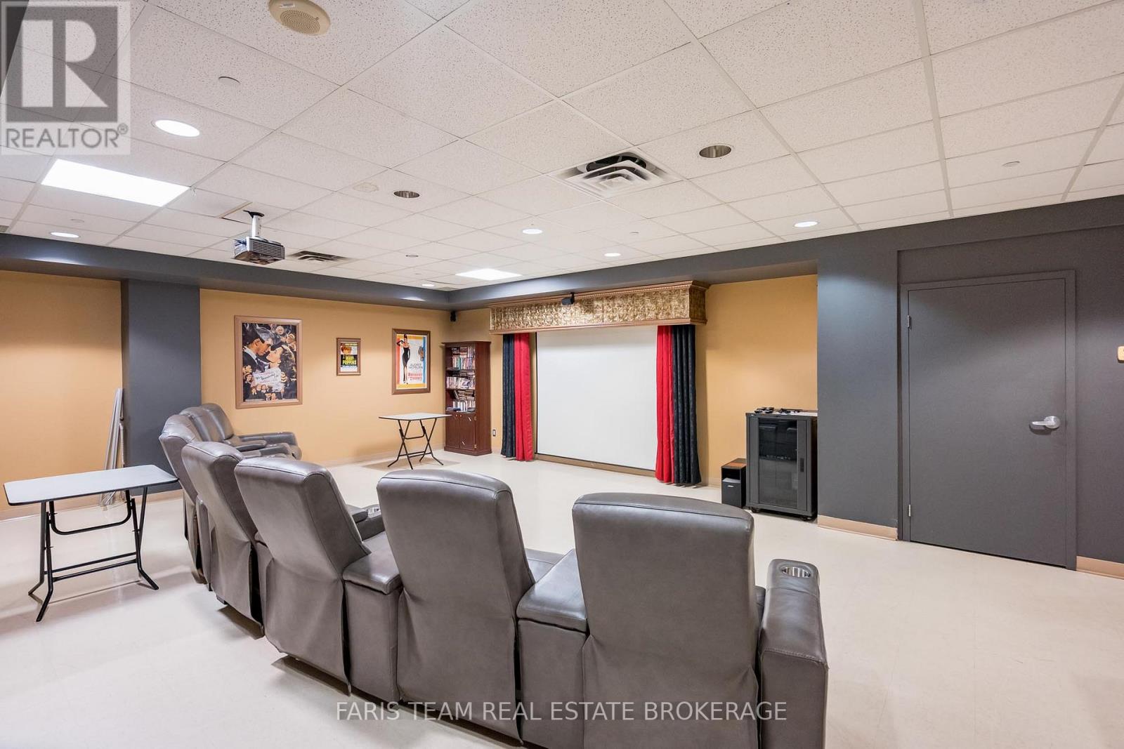 #82 74 ROSS STREET - 24