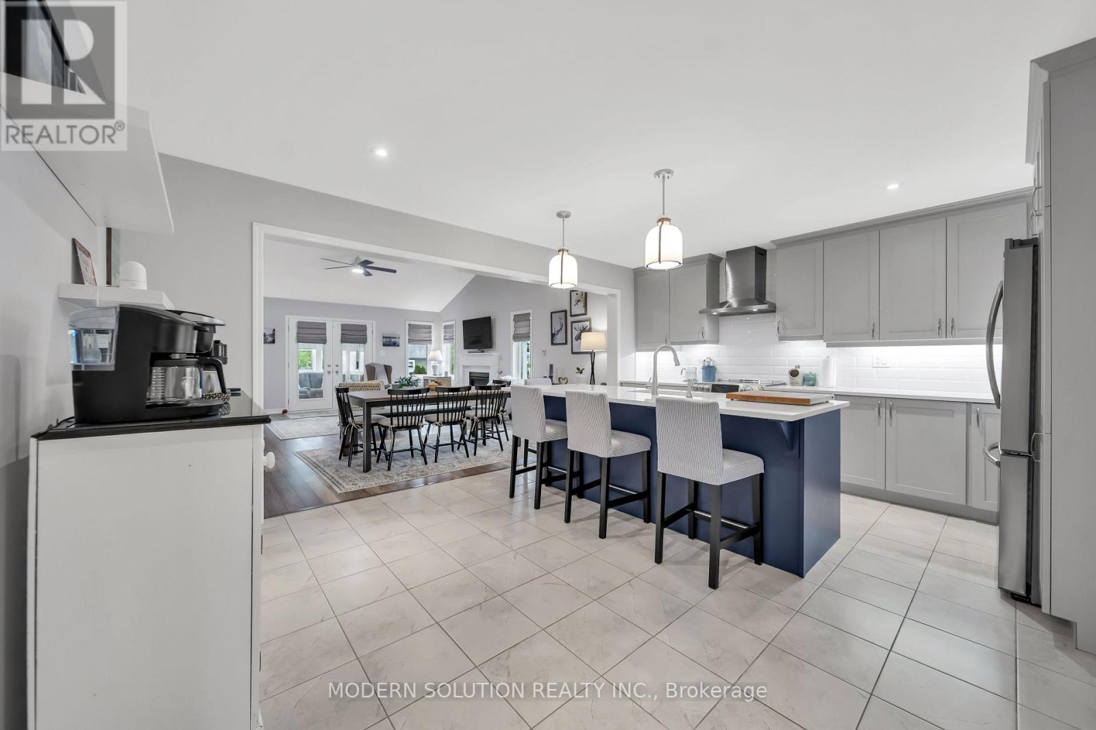 16 STOTHER CRESCENT - 8