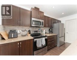 4pc Bathroom - 562 River Heights Crescent, Cochrane, AB T4C0T8 Photo 10