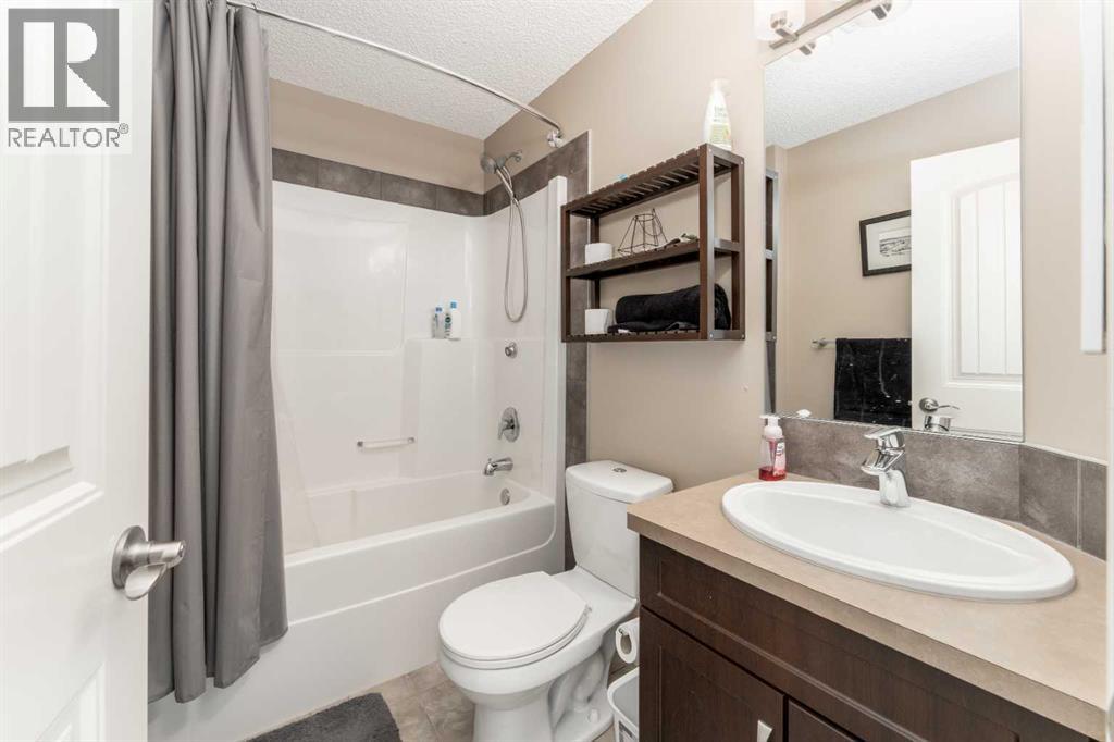 562 River Heights Crescent - 20