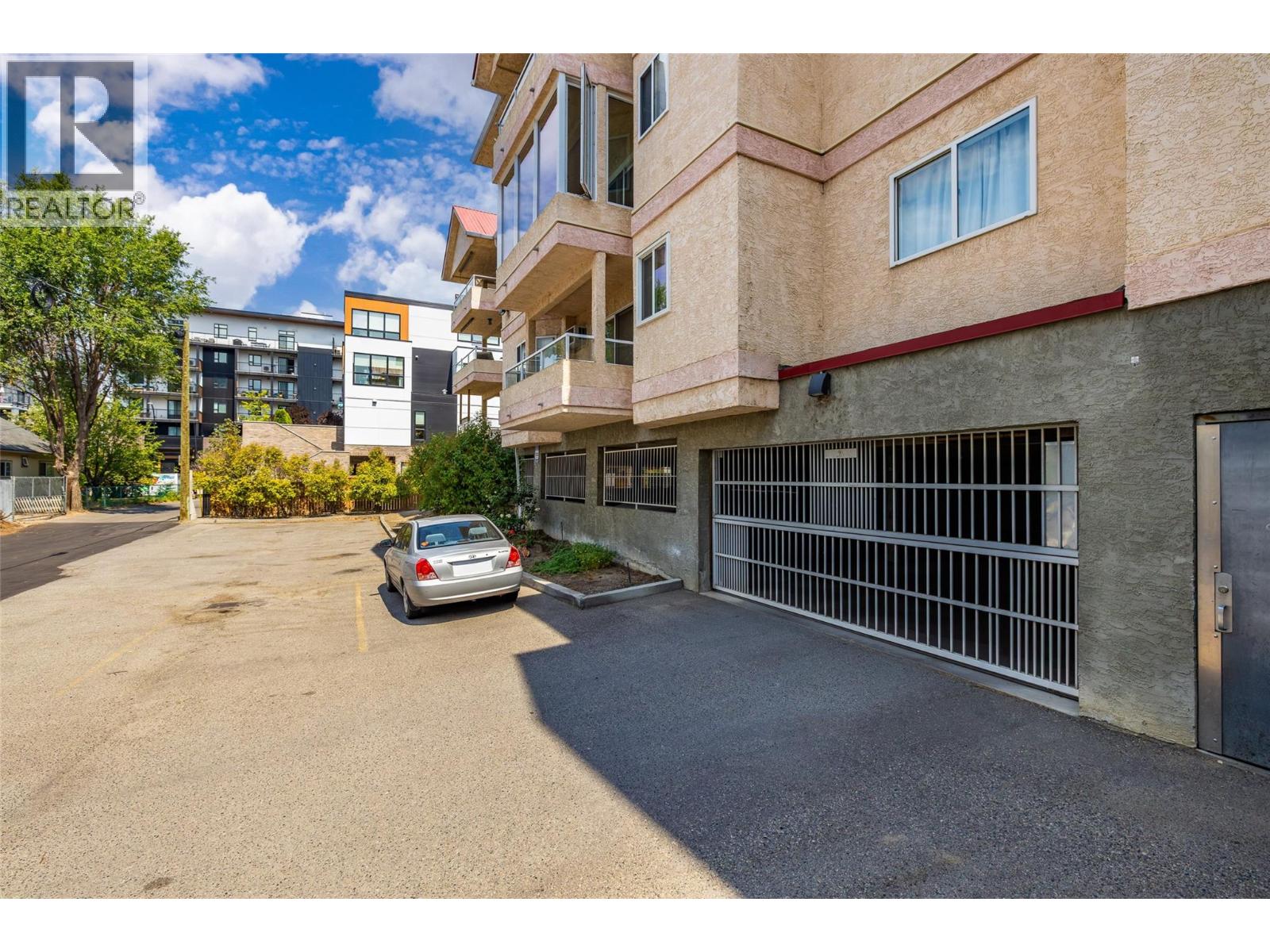#303 1318 RICHTER Street - 24