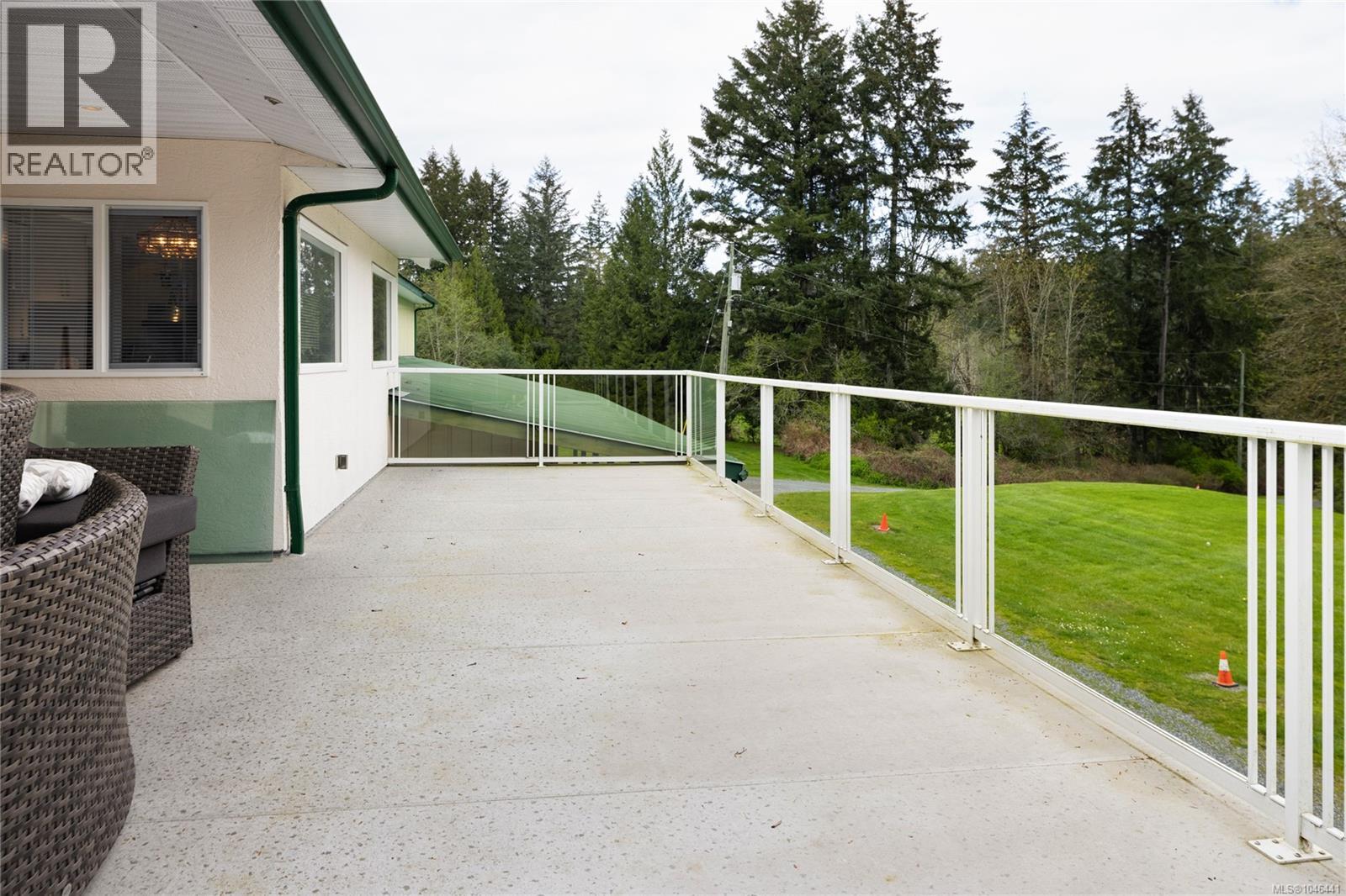 8682 Trans Canada Hwy - 18
