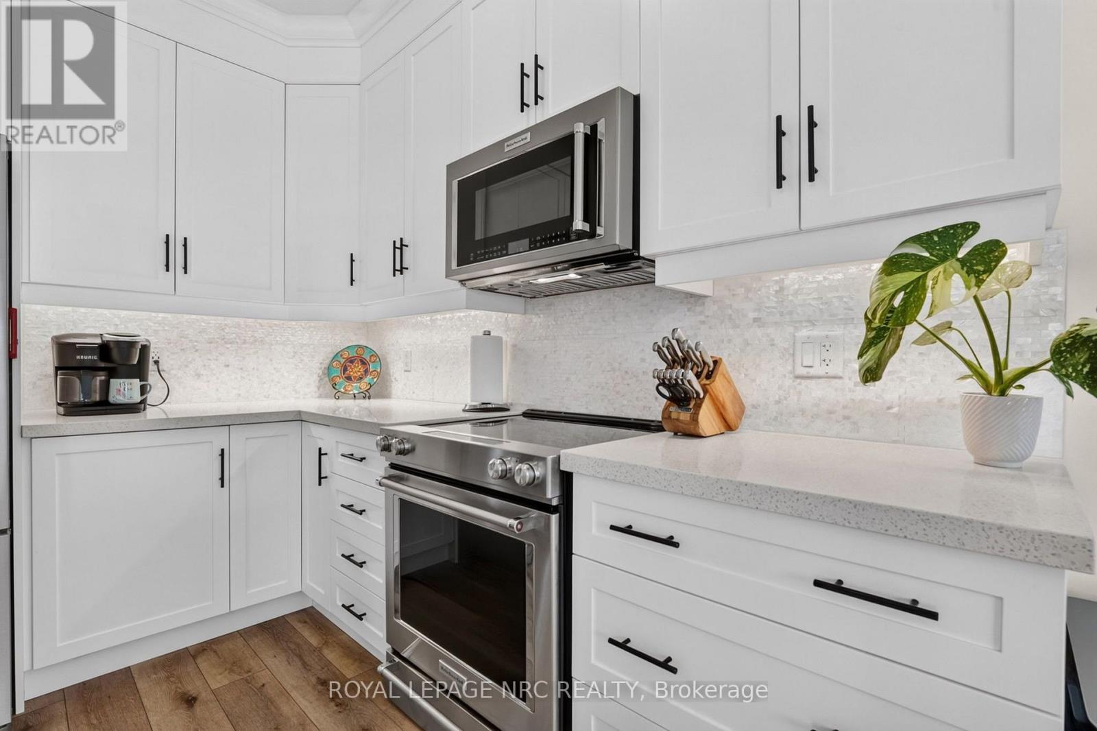 2 BEACHWALK CRESCENT - 15