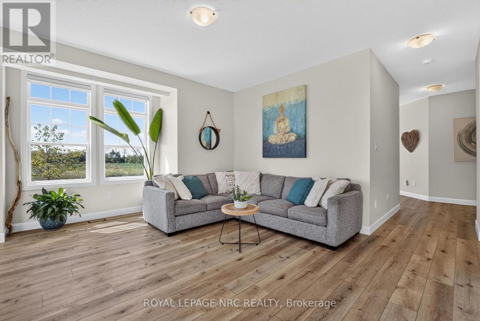2 BEACHWALK CRESCENT - 17