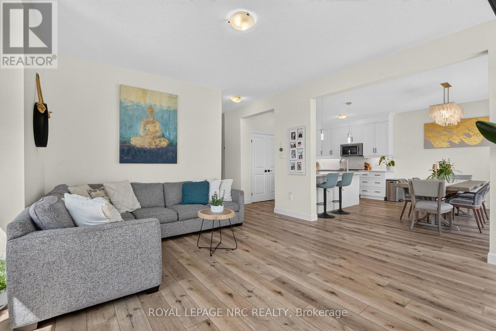 2 BEACHWALK CRESCENT - Image 19