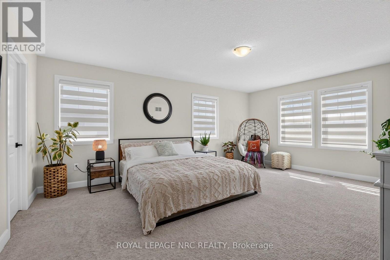 2 BEACHWALK CRESCENT - Image 21