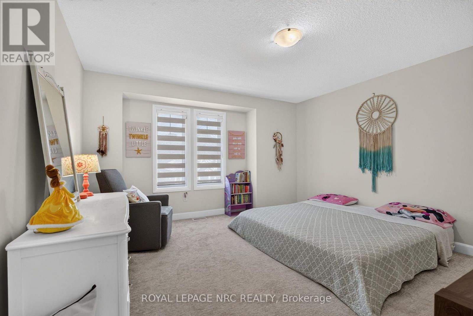 2 BEACHWALK CRESCENT - Image 32