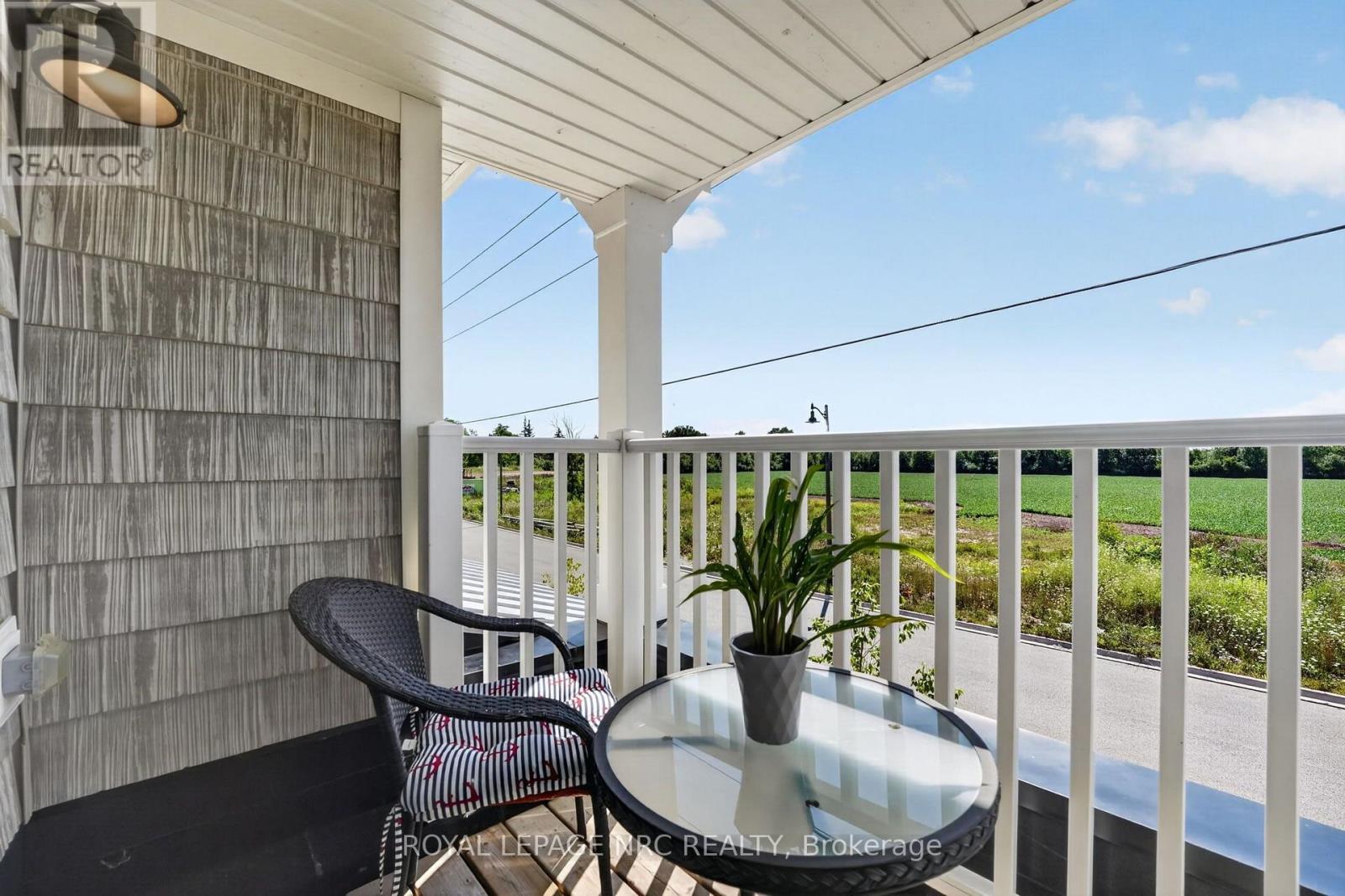 2 BEACHWALK CRESCENT - 34