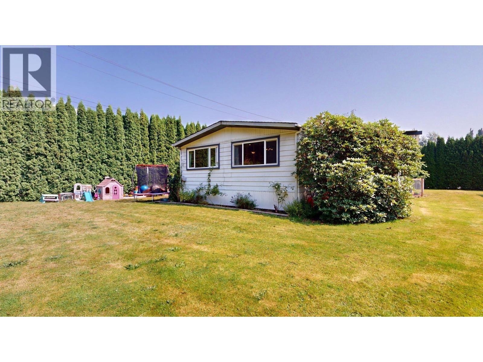 3 Bed, 1 Bath House for Sale in Squamish – 29 39768 GOVERNMENT ROAD, Squamish – MLS# R3153965 - Image 4
