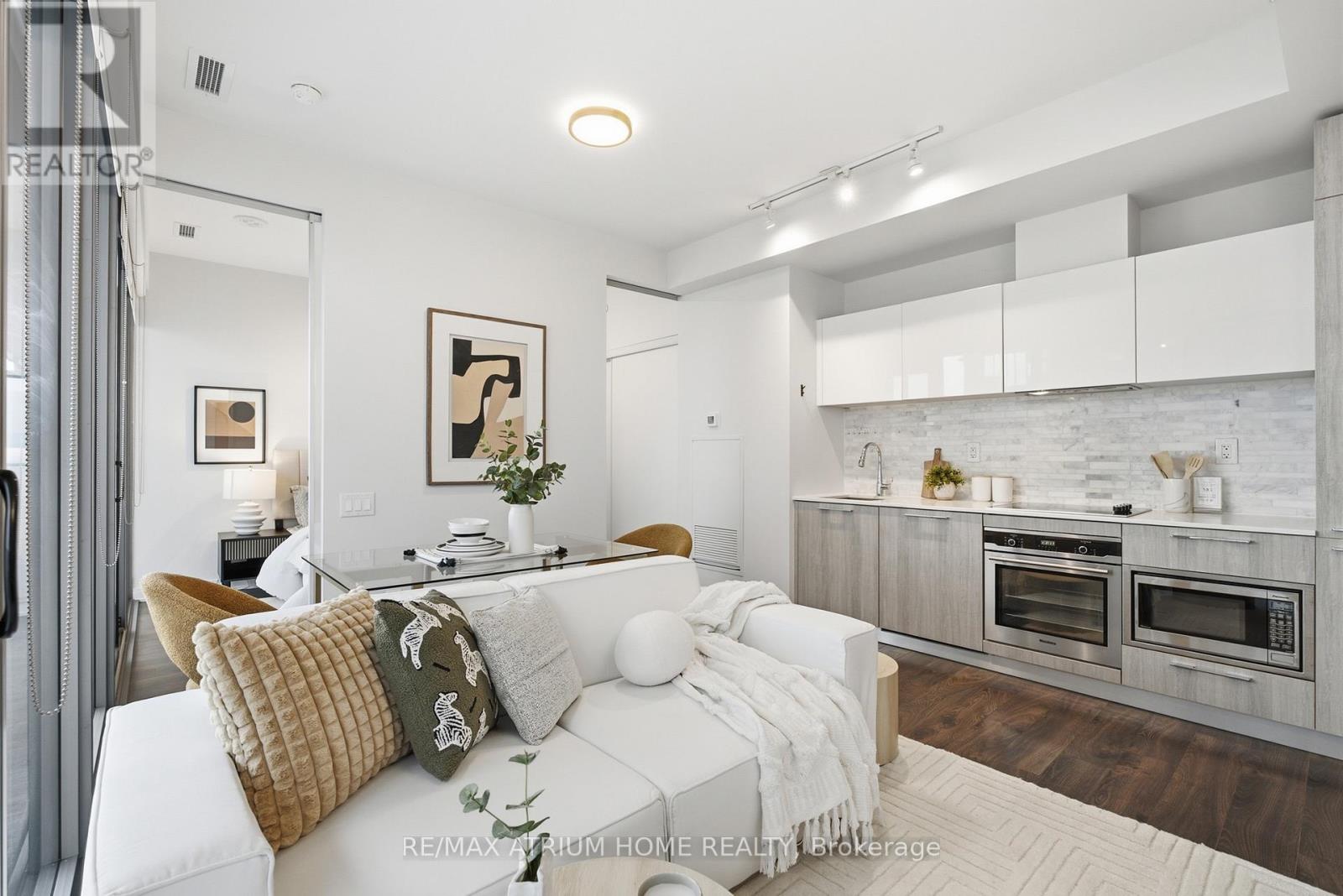 #4413 50 CHARLES STREET E - 10