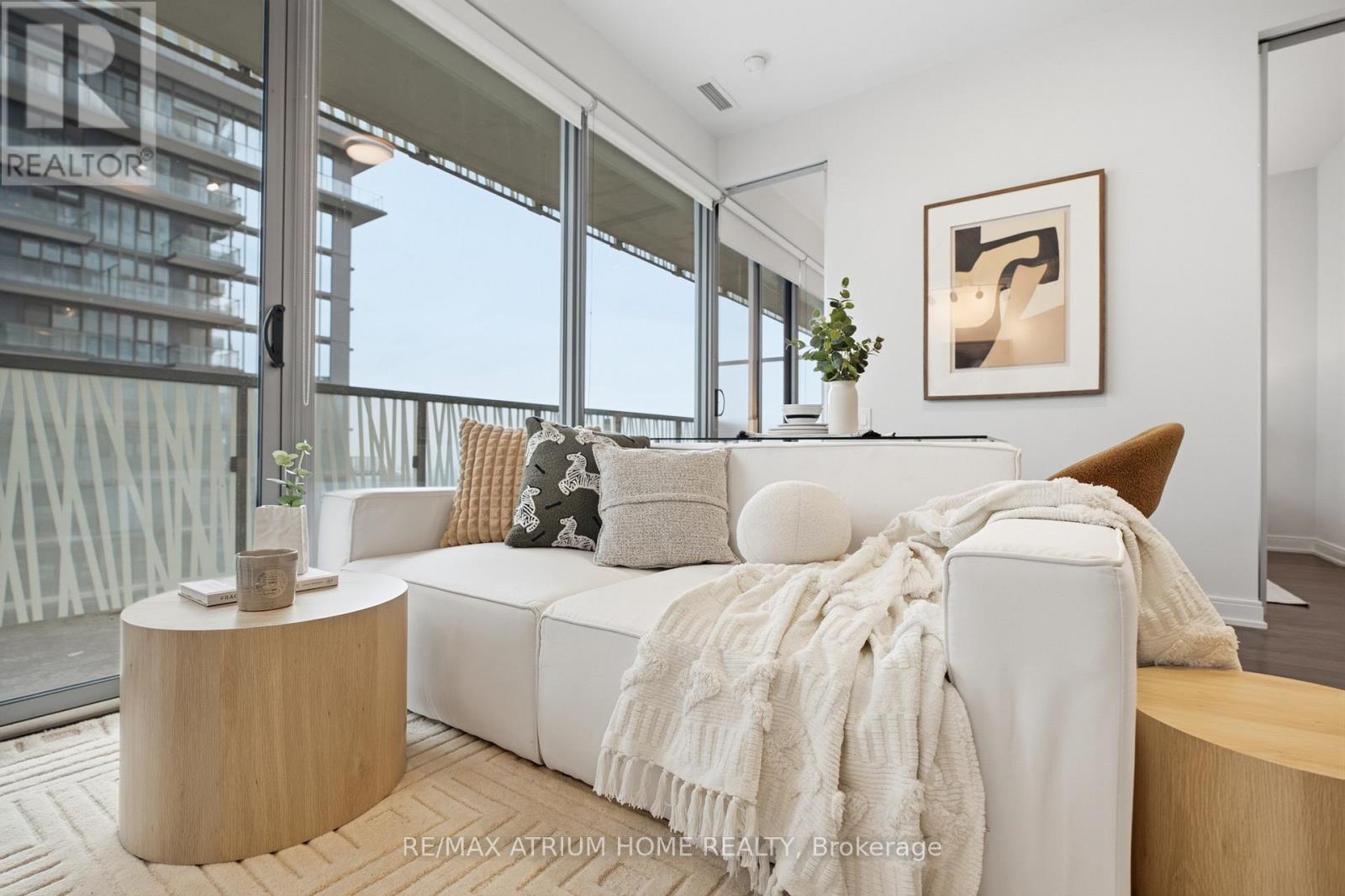 #4413 50 CHARLES STREET E - 12