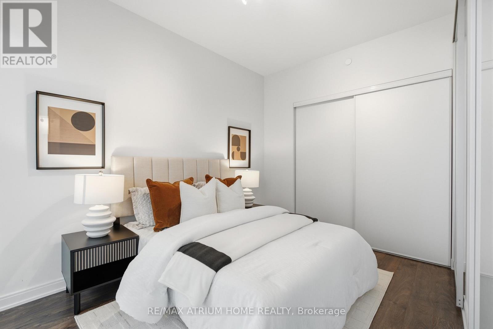 #4413 50 CHARLES STREET E - 17