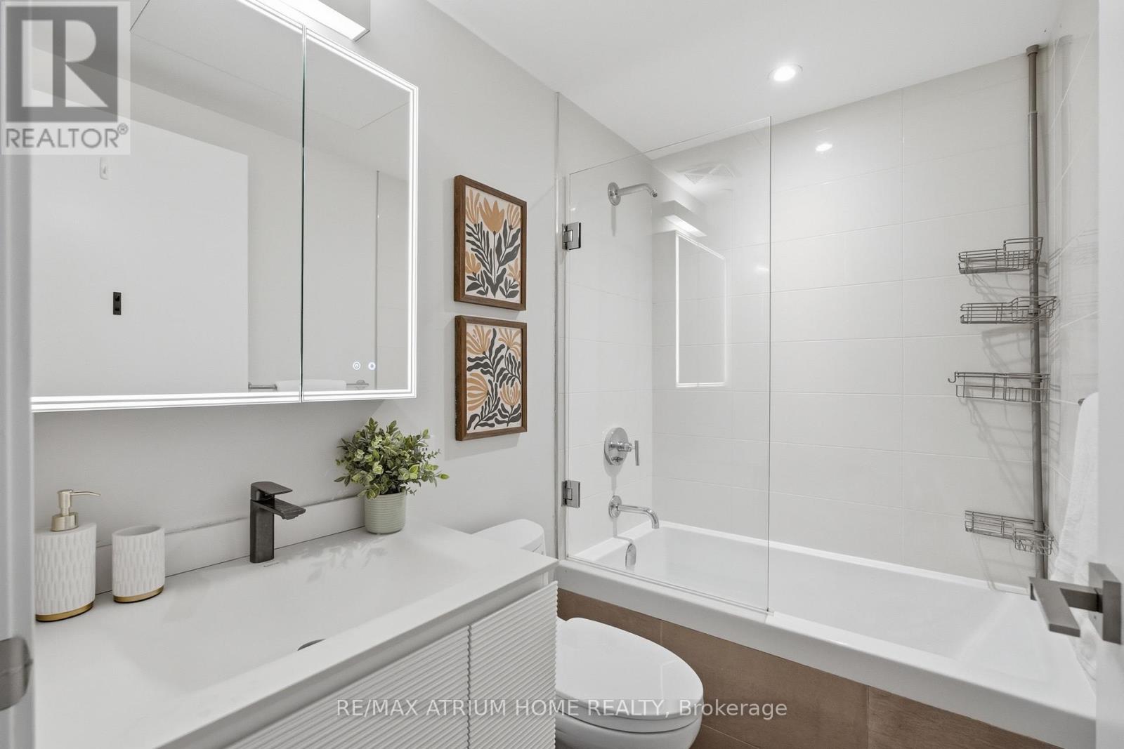 #4413 50 CHARLES STREET E - 22
