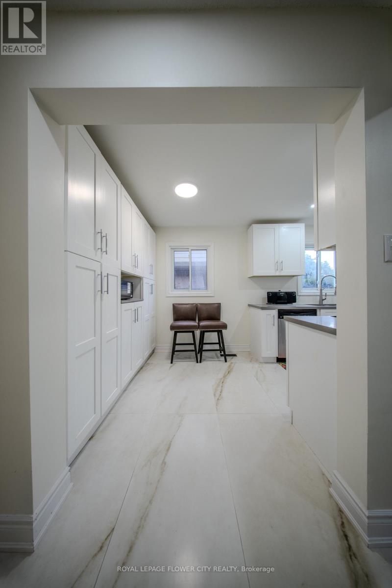 6 CRENSHAW CRESCENT - 8