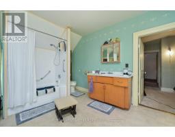8526 Eramosa Townline, Centre Wellington, ON N1H6H7 Photo 17