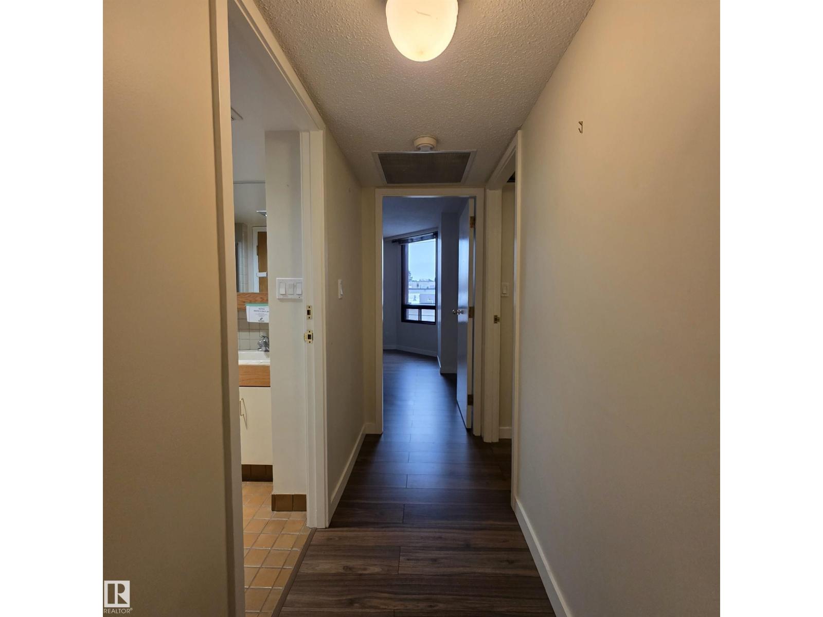#2C 10050 118 ST NW - 14