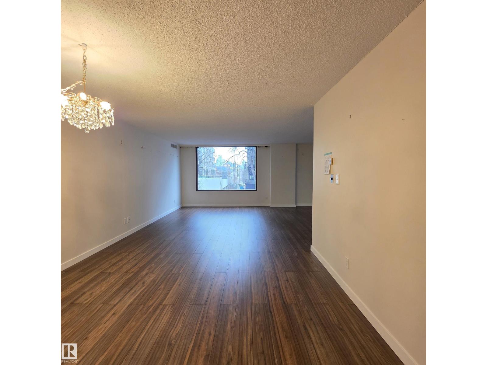 #2C 10050 118 ST NW - 16