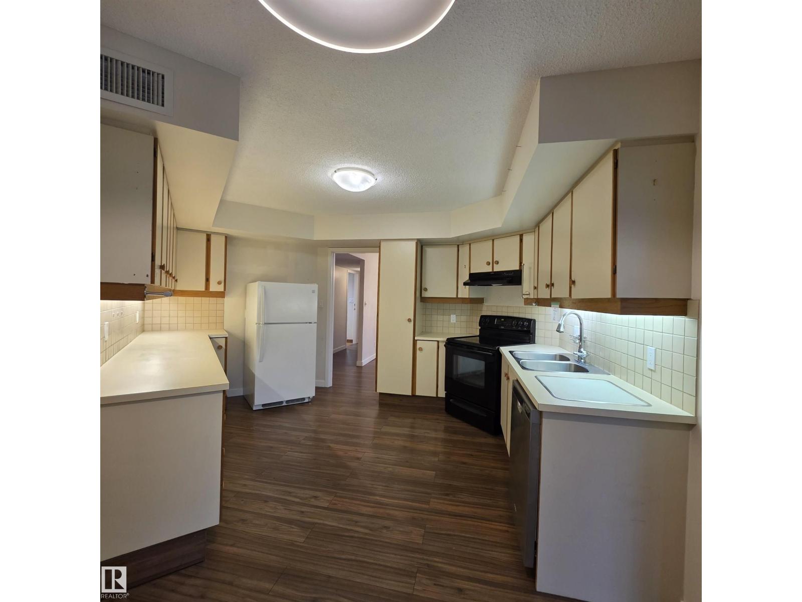 #2C 10050 118 ST NW - Image 24
