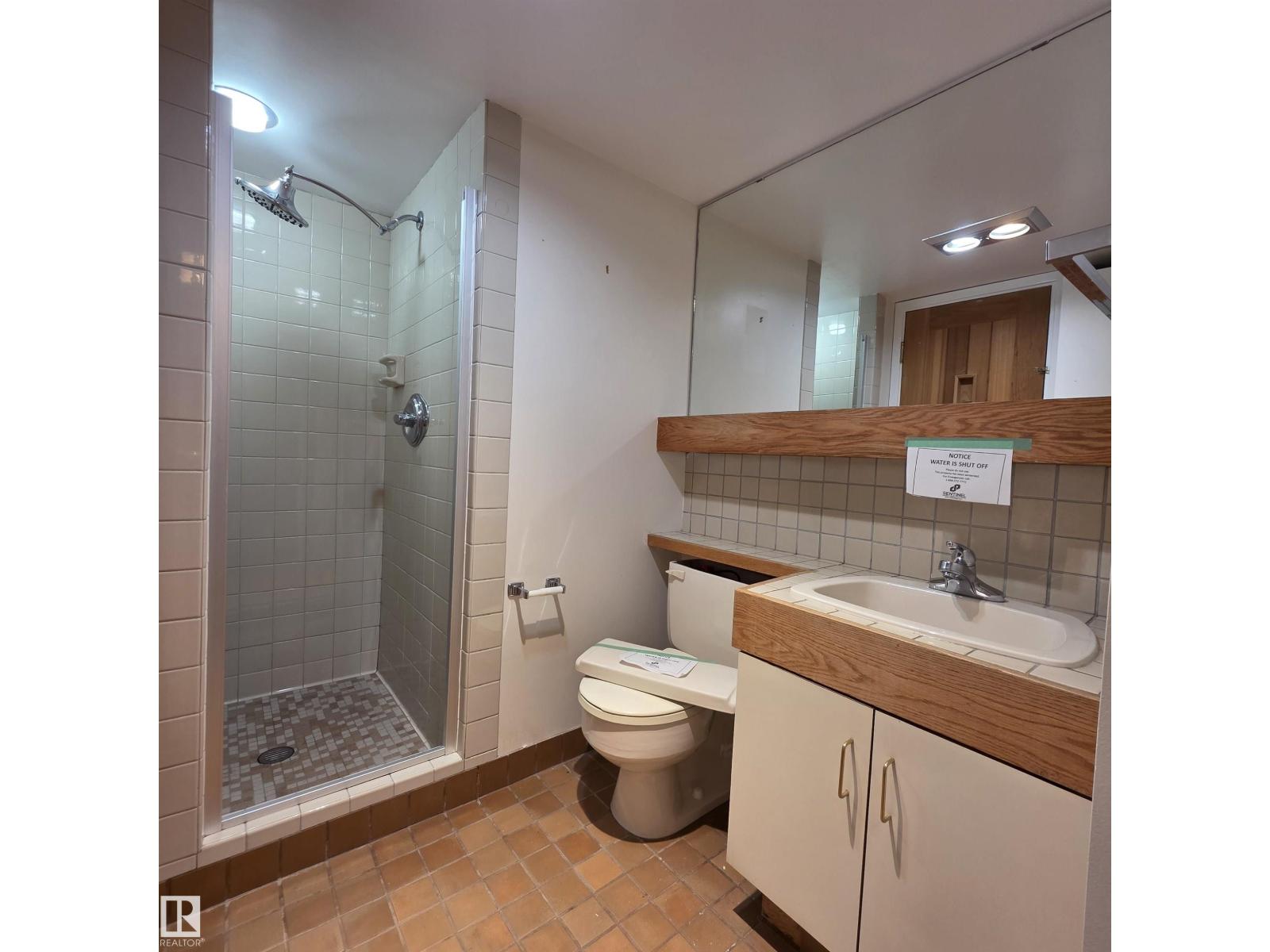 #2C 10050 118 ST NW - 28