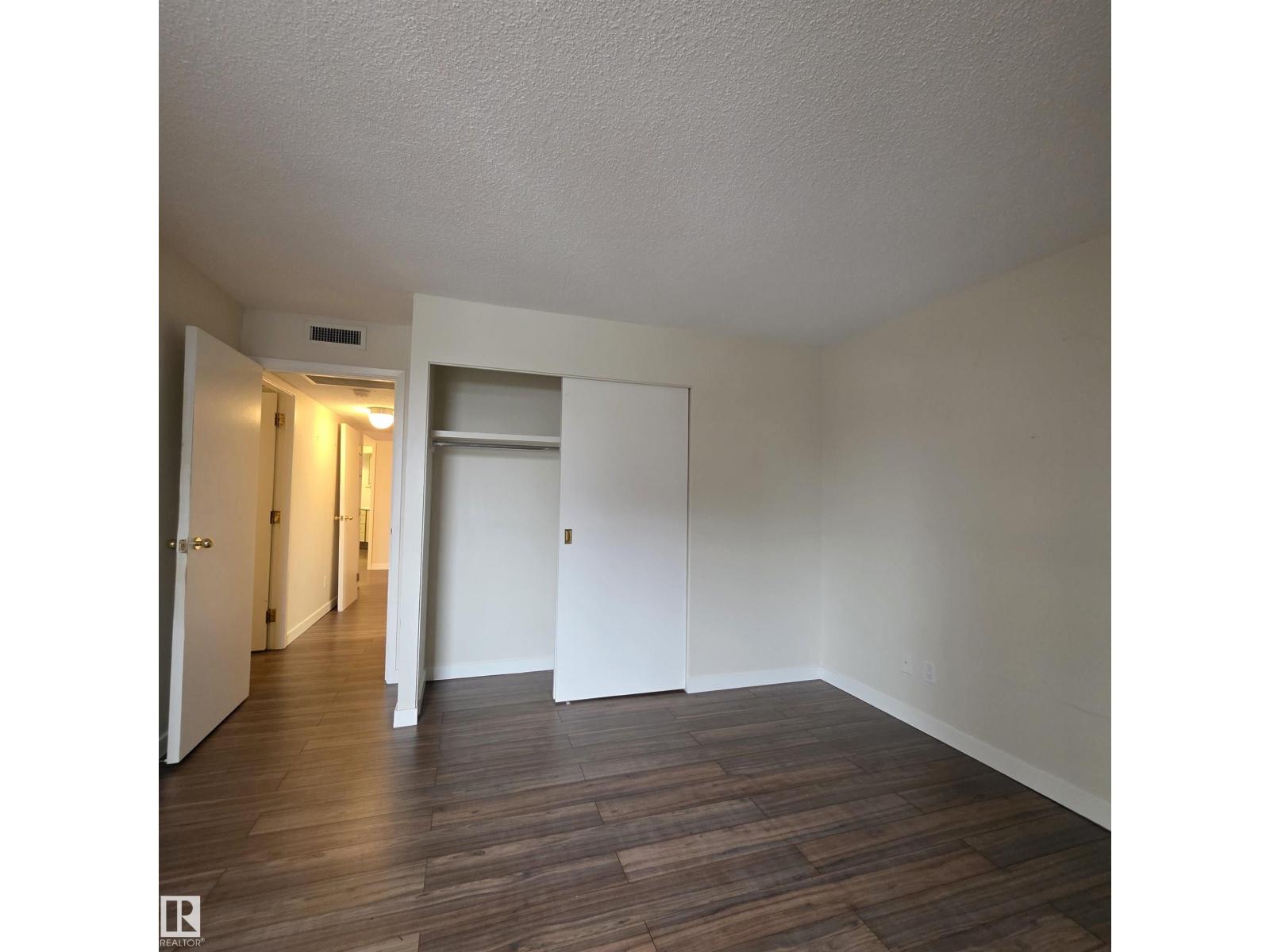#2C 10050 118 ST NW - 32