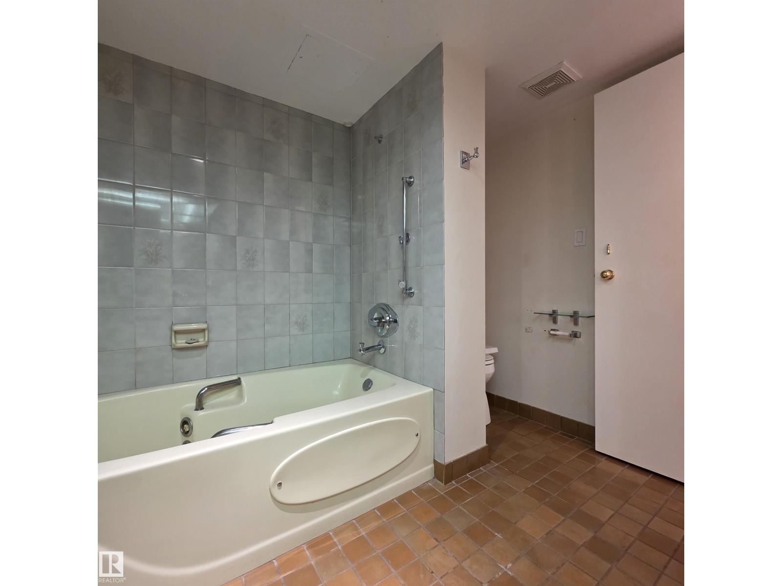 #2C 10050 118 ST NW - Image 37