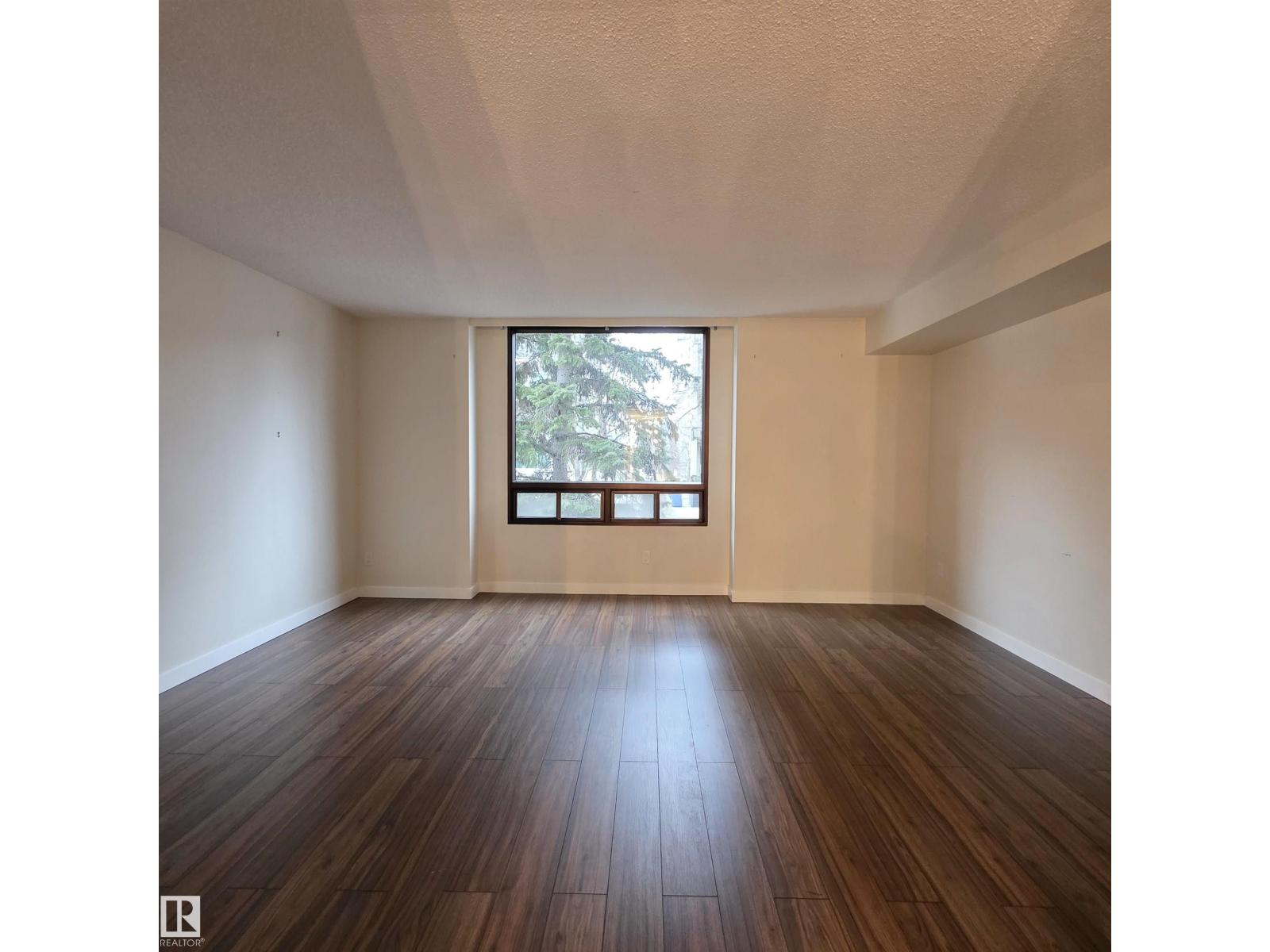 #2C 10050 118 ST NW - 38