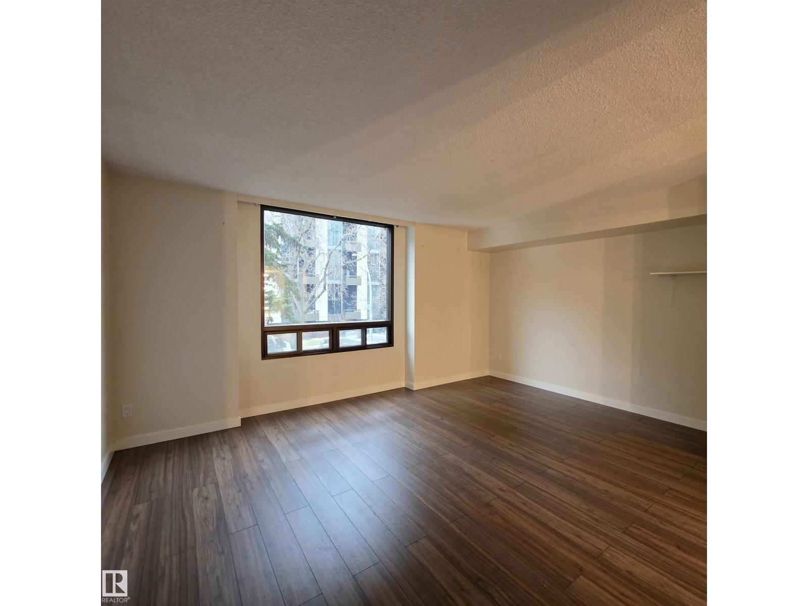#2C 10050 118 ST NW - 39