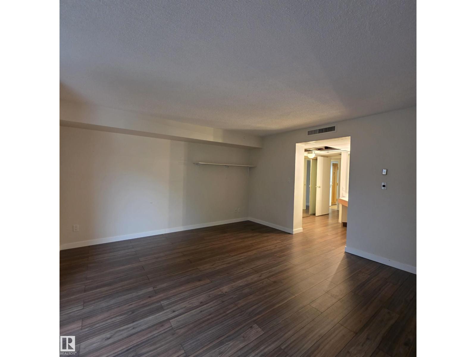 #2C 10050 118 ST NW - 40