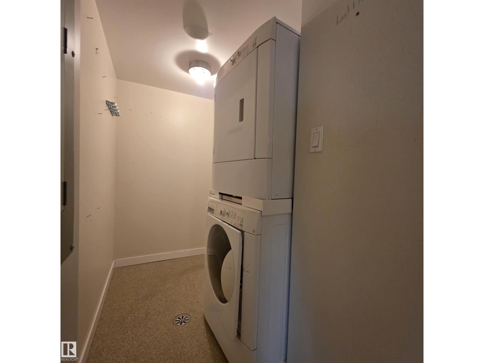#2C 10050 118 ST NW - 41