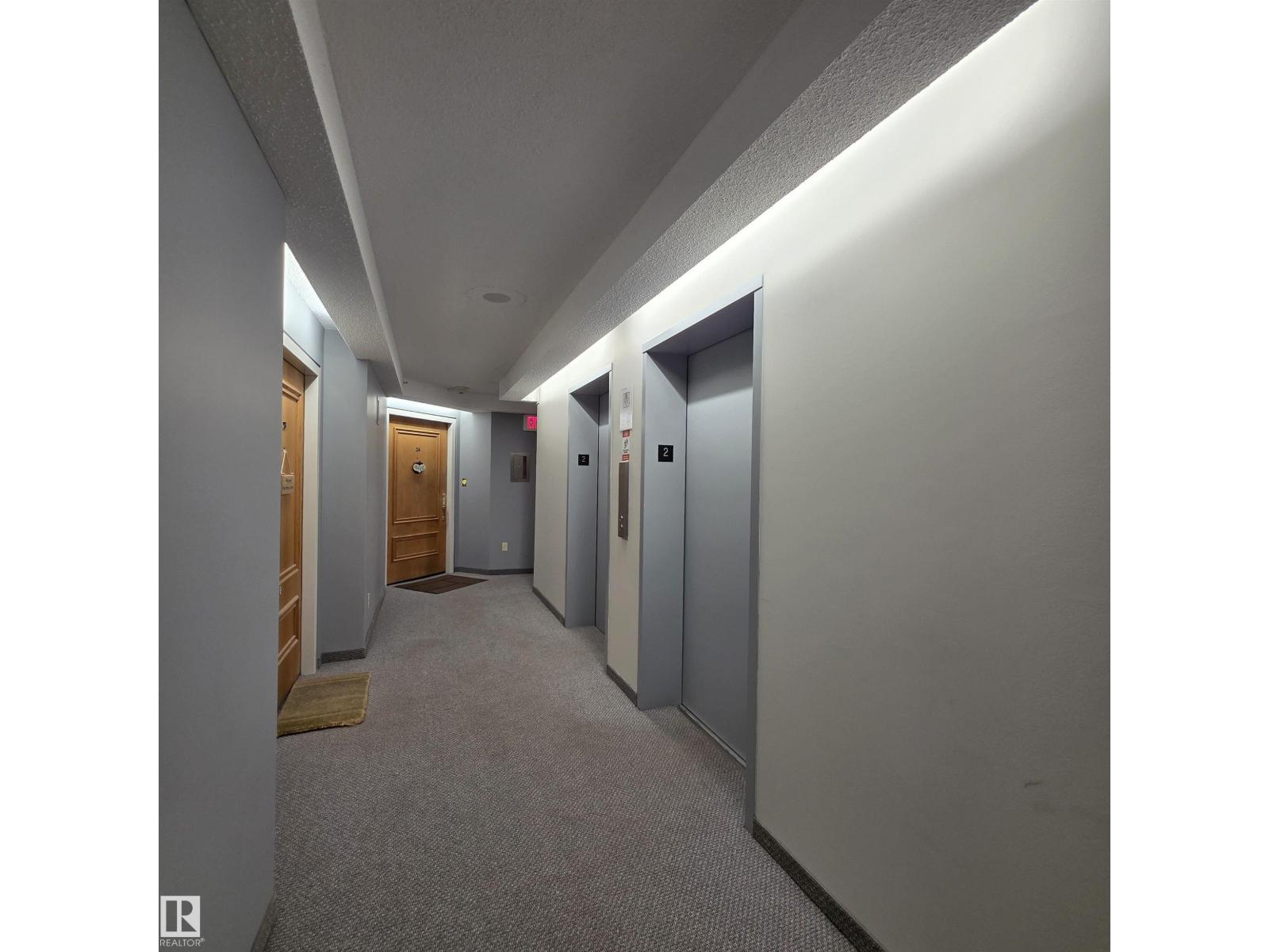 #2C 10050 118 ST NW - 44