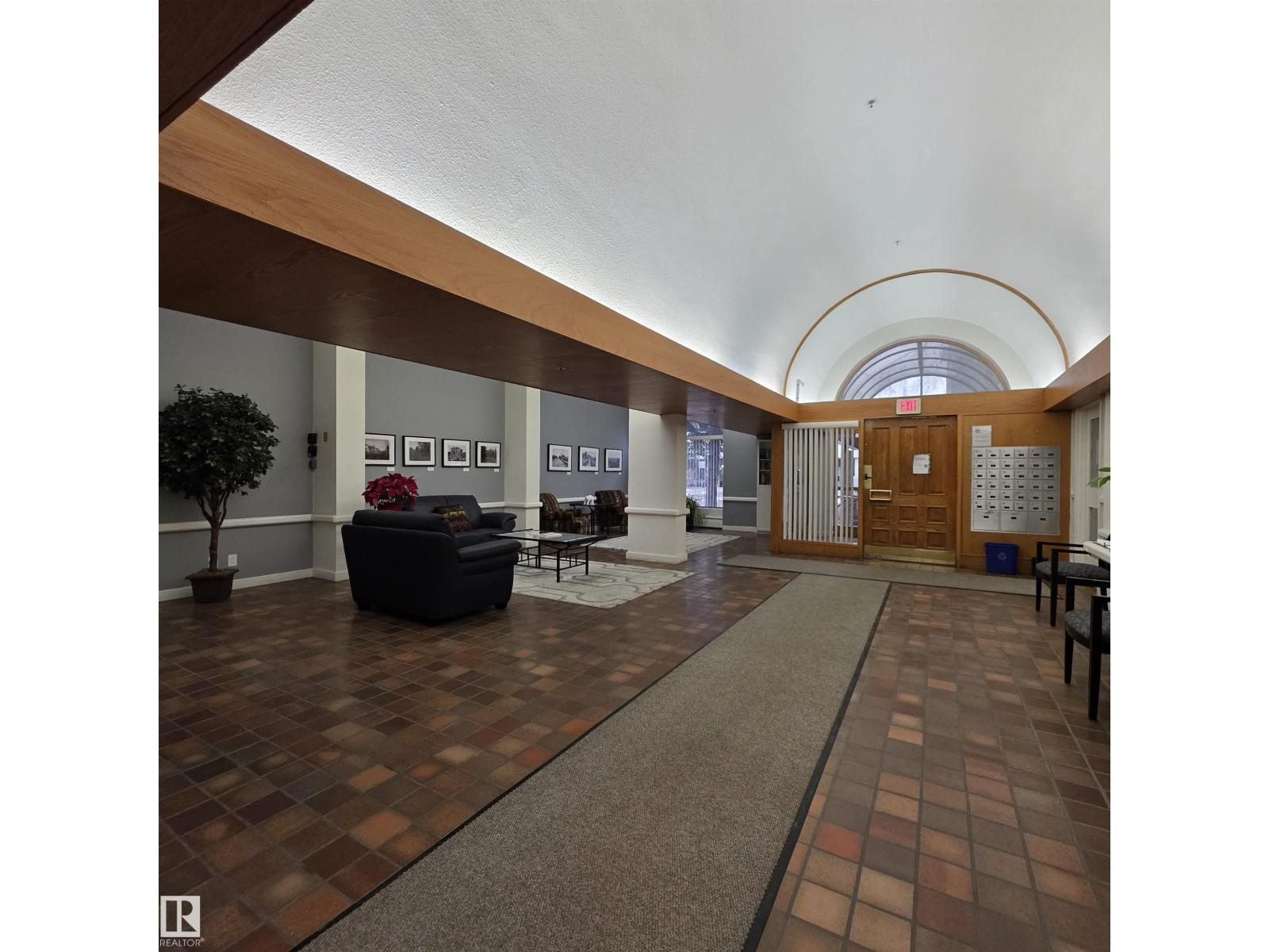 #2C 10050 118 ST NW - Image 8