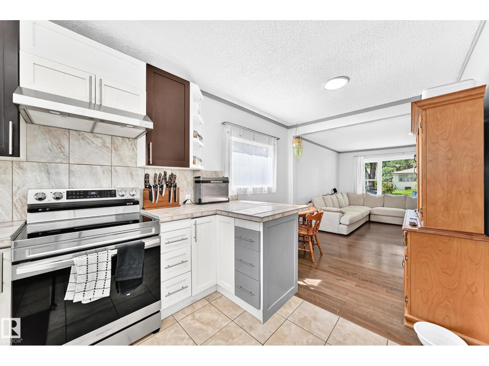12253 94 ST NW - Image 8