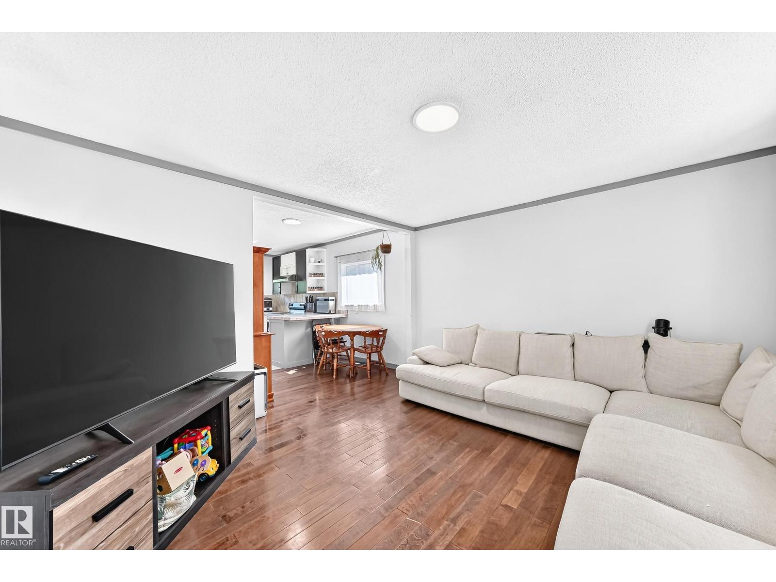 12253 94 ST NW - Image 16