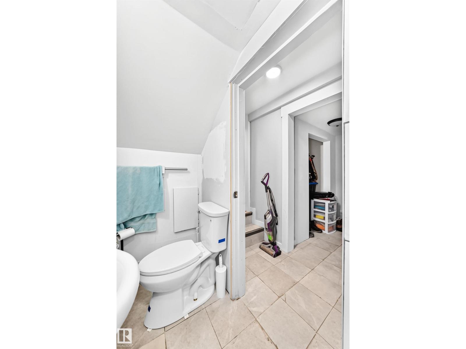 12253 94 ST NW - 35