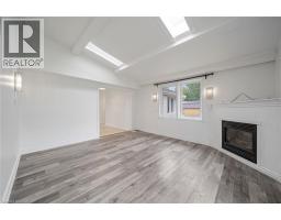 Living room - 7332 Twenty Road E, Glanbrook, ON L0R1W0 Photo 8
