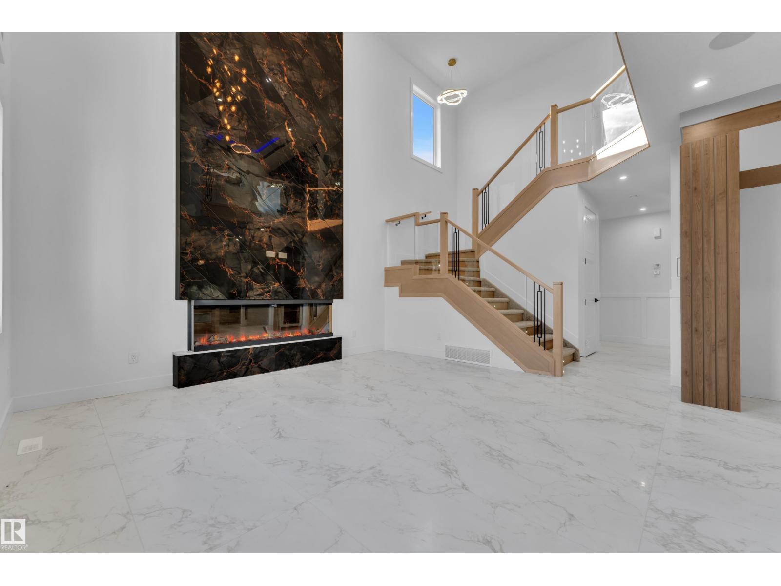 2039 156 AV NW - 5