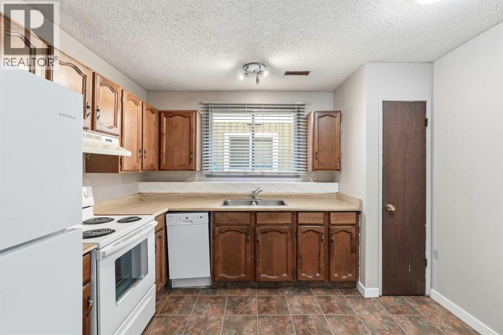 7343 36 Avenue NW - Image 17