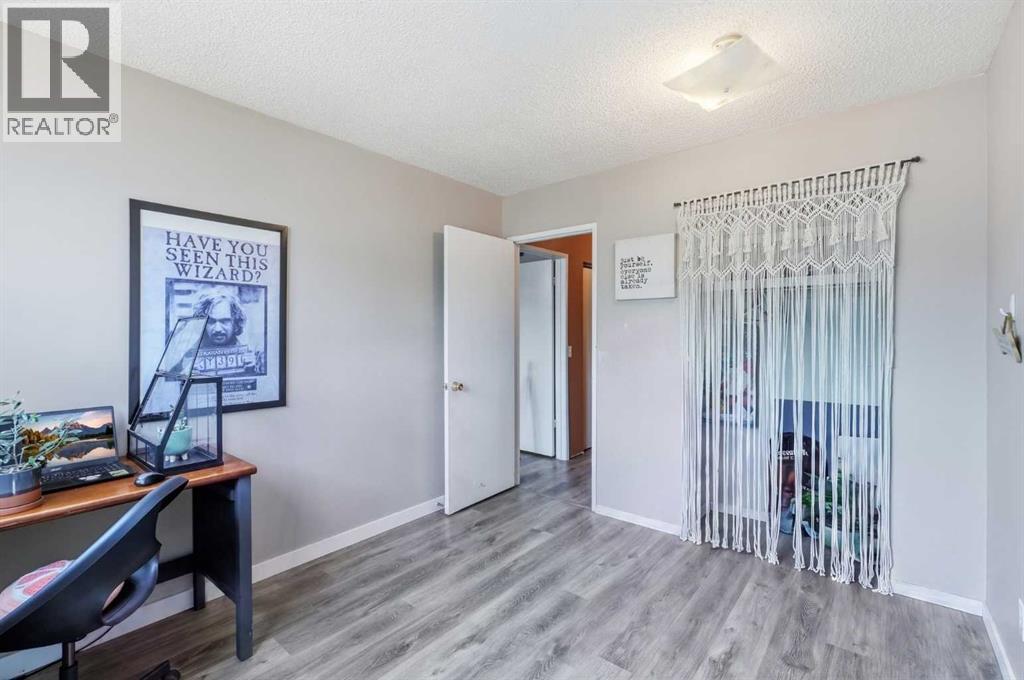 7343 36 Avenue NW - 10