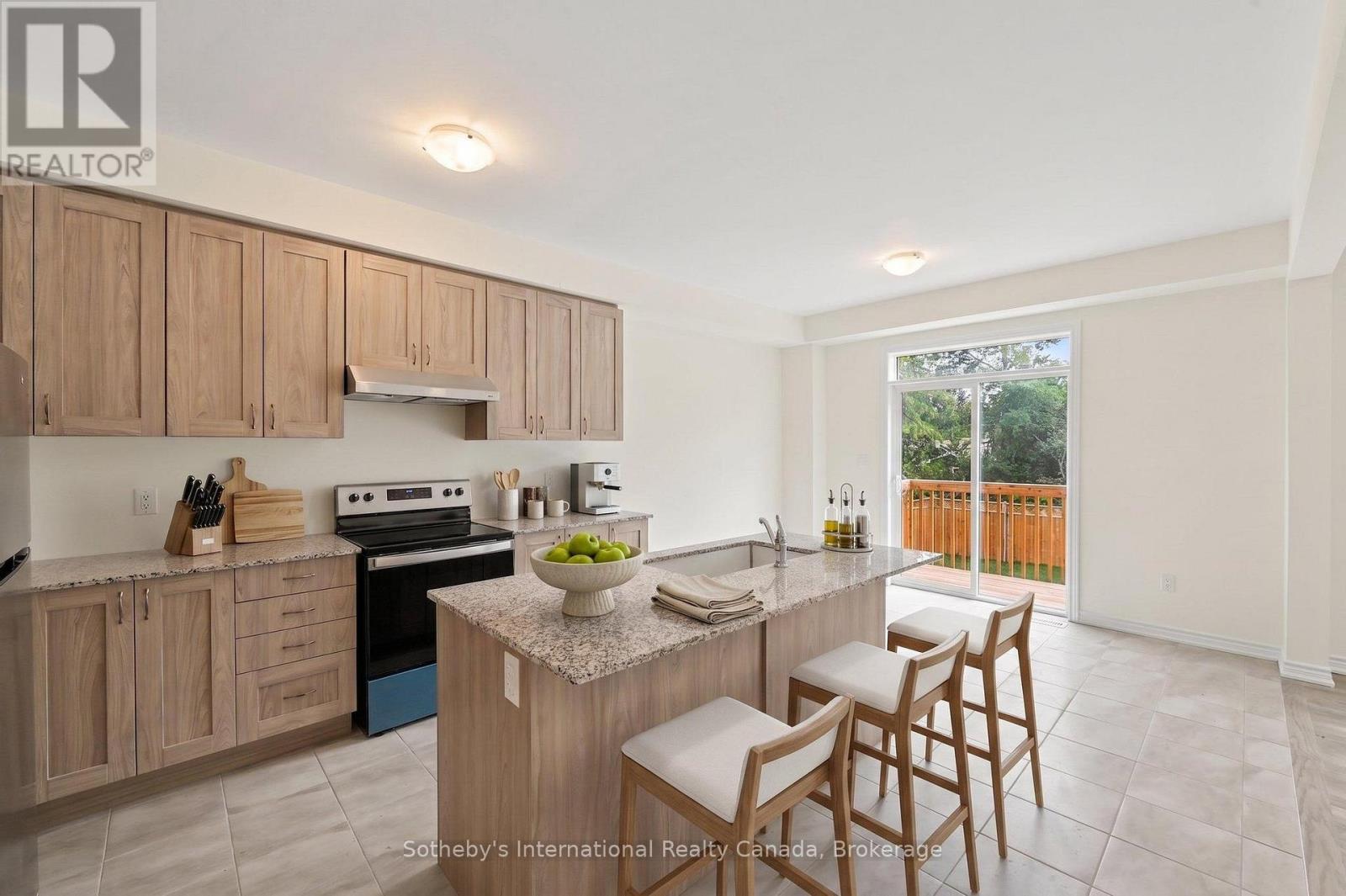 9 HILLCROFT WAY - 11