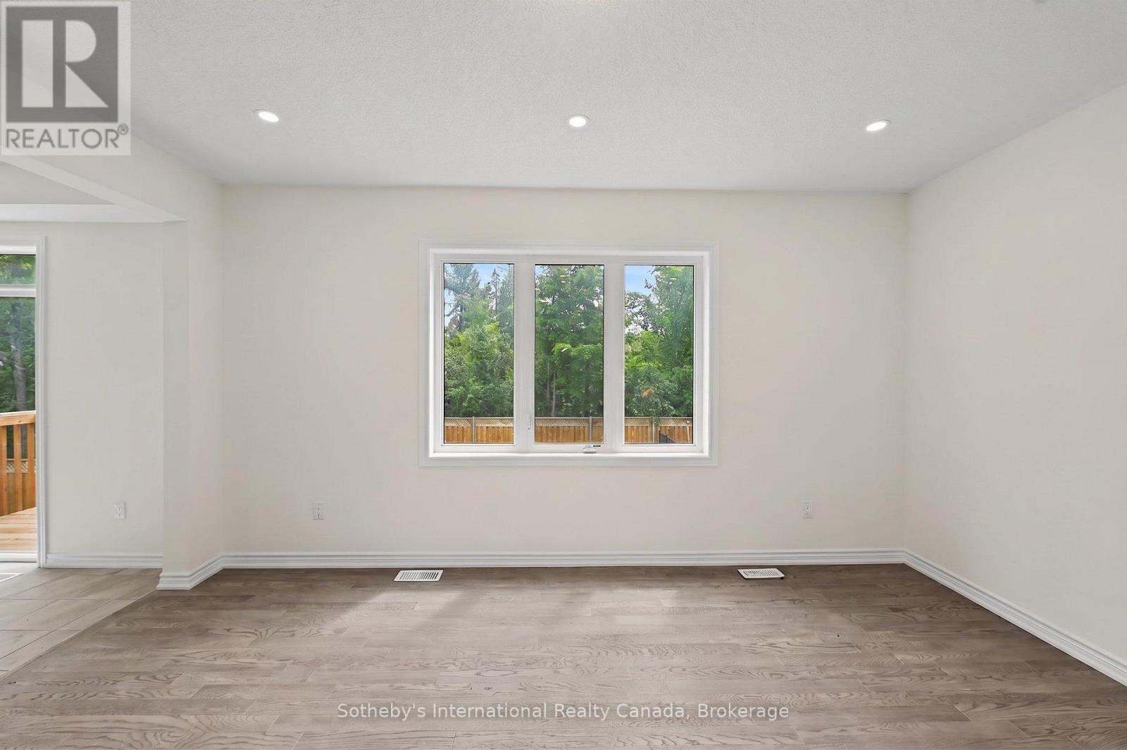 9 HILLCROFT WAY - 36