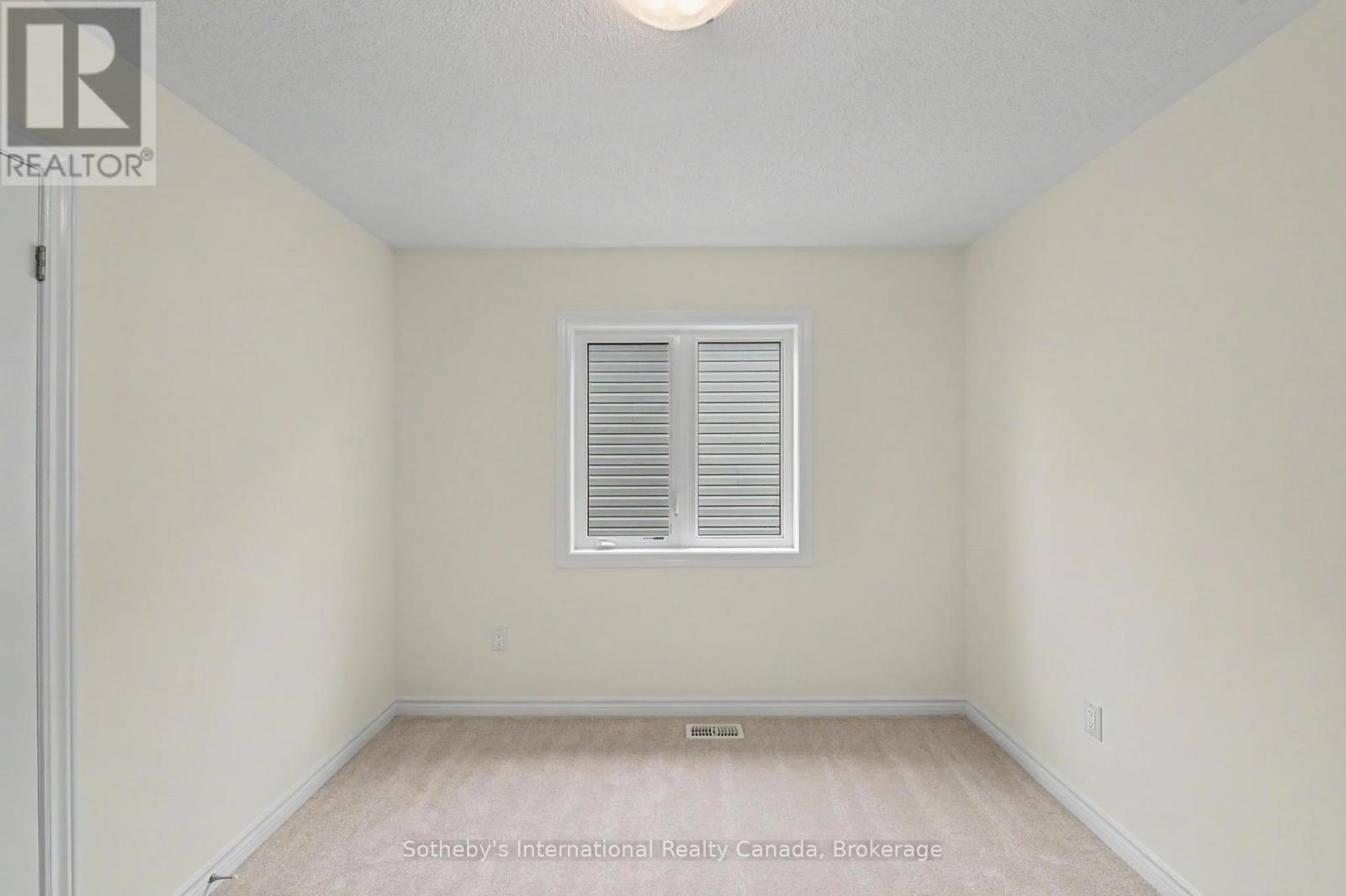 12 HILLCROFT WAY - 33
