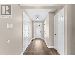 Bedroom 2 - 41 Northbrook Road, Petawawa, ON K8H3N5 Photo 6