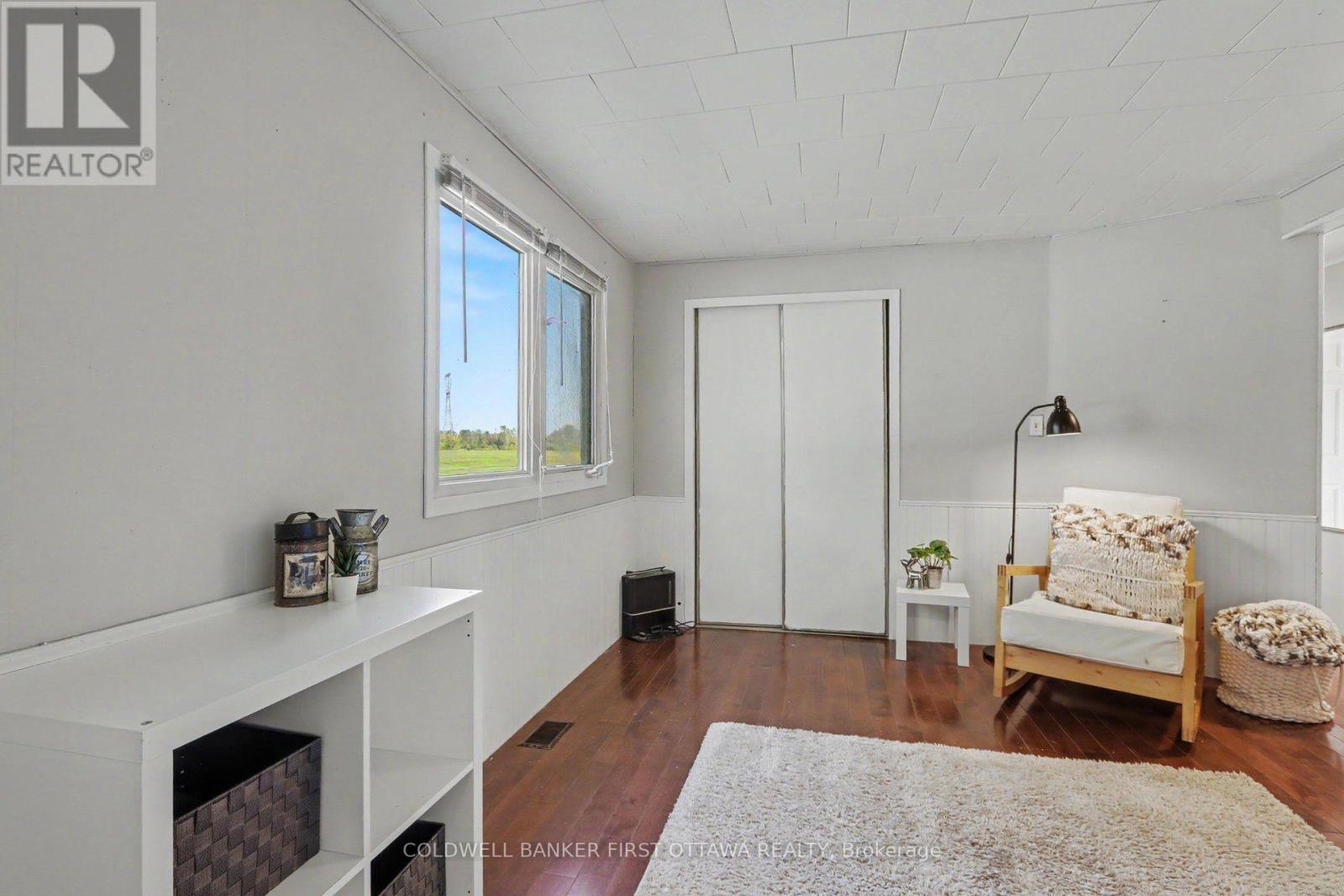 17 BRIDLE PATH - 19