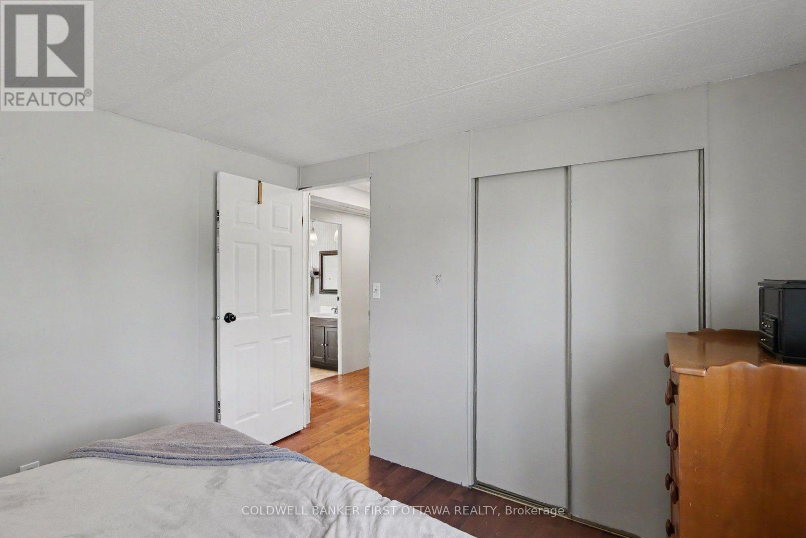 17 BRIDLE PATH - 22